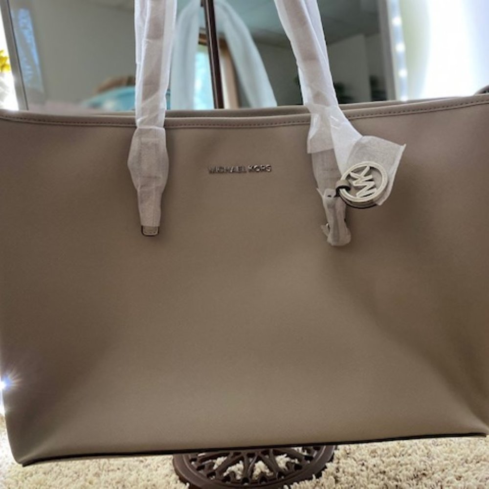 Michael Kors Jet Set Travel Multifunction Leather Tote Shoulder Bag - Model:30T5